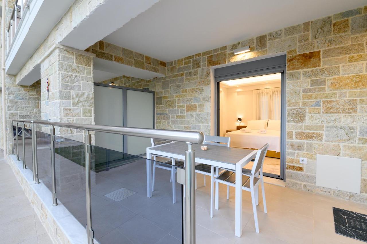 Momento Luxury Apartments Walking Distance From The Beach Nikiana Buitenkant foto
